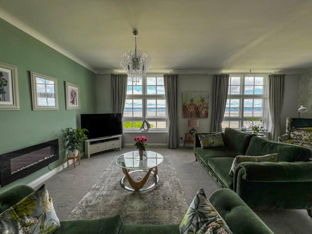 Spacious two-bedroom apartment in Fedden Village, Portishead, featuring modern interiors, stunning views, and access to top-notch amenities.